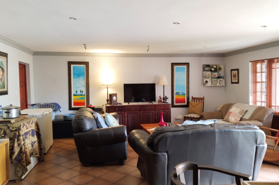 5 Bedroom Property for Sale in Meerhof North West